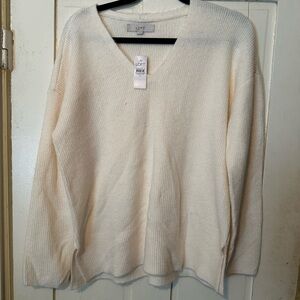 NWT Loft Ivory v-neck ribbed sweater, Medium